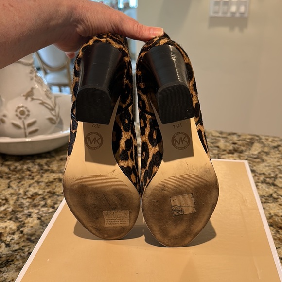 Michael Kors Margaret Bootie printed Haircalf - Picture 8 of 16